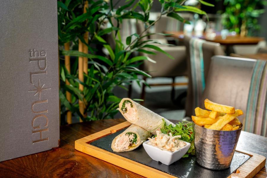The Plough Inn ولياندايلو المظهر الخارجي الصورة