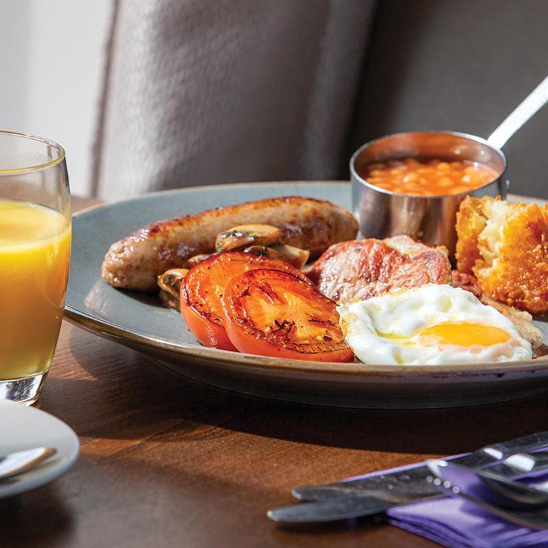 The Plough Inn ولياندايلو المظهر الخارجي الصورة