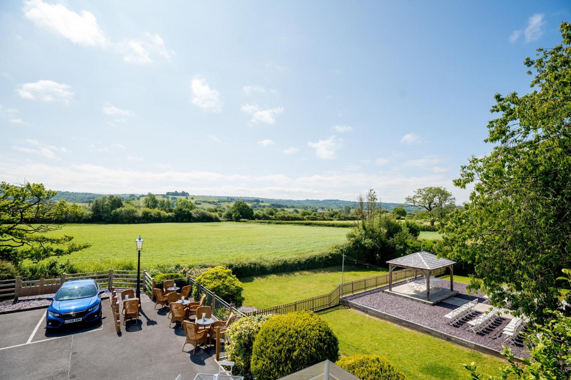 The Plough Inn ولياندايلو المظهر الخارجي الصورة